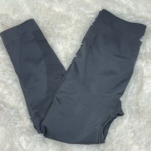 Lululemon Zone in crop Seamless Legging